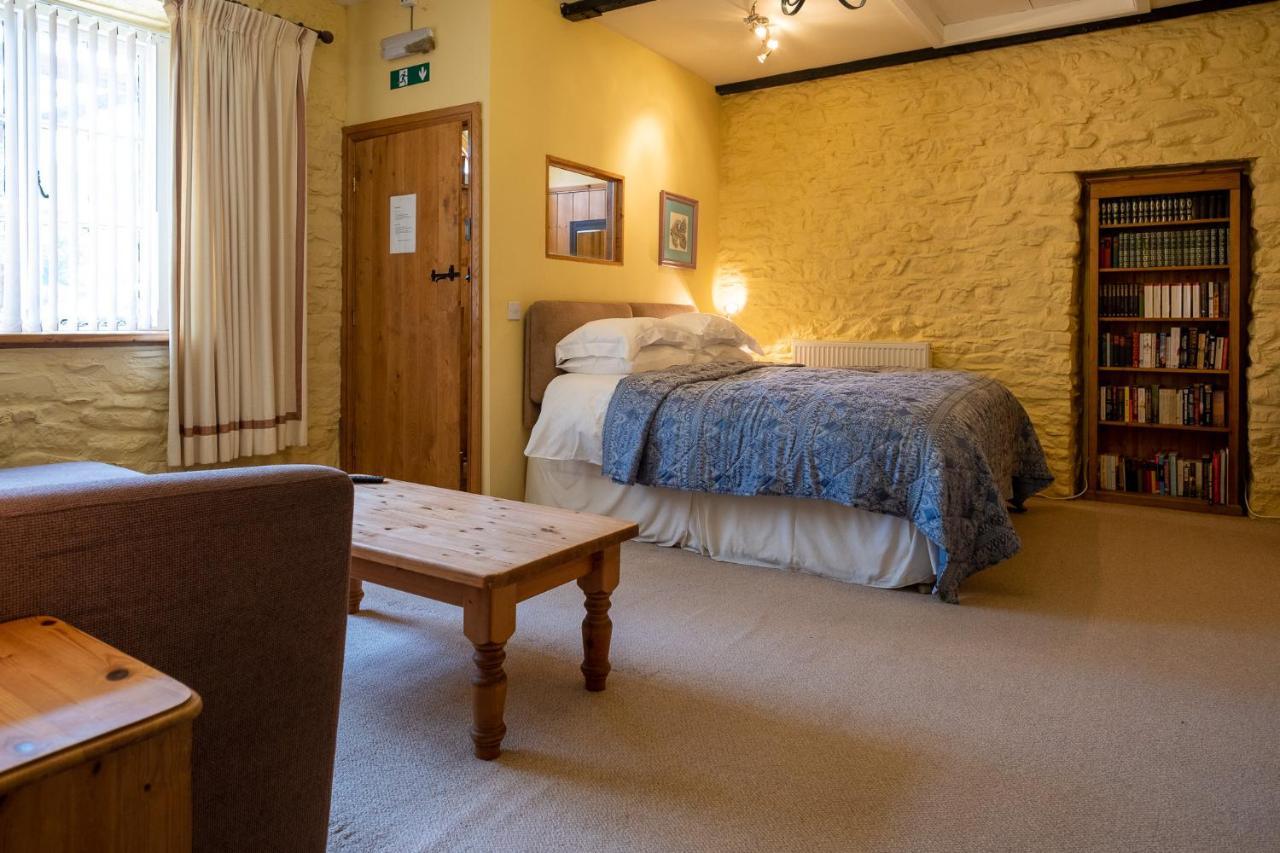 Ty Mawr Country Hotel & Restaurant Carmarthen Luaran gambar